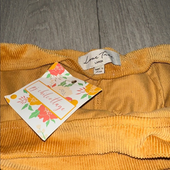 NWT Love Tree Golden Corduroy Skort with Button Accents size Large - Picture 4 of 9